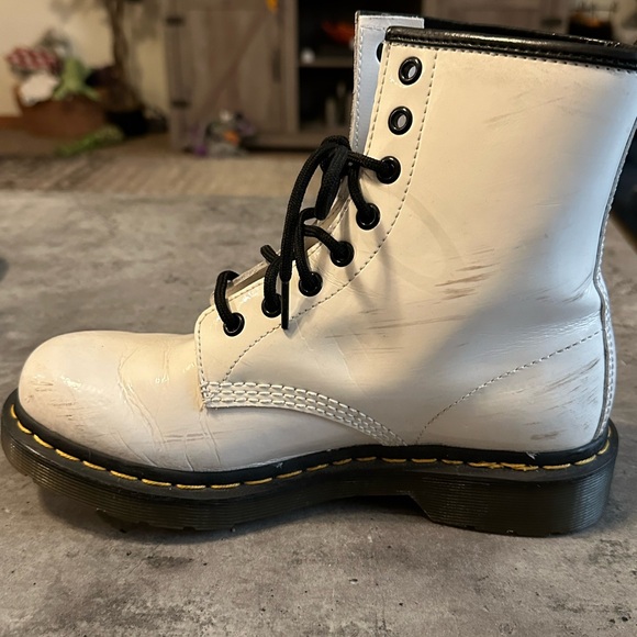 Doc Martens-Boots- Size 7 - Picture 8 of 10